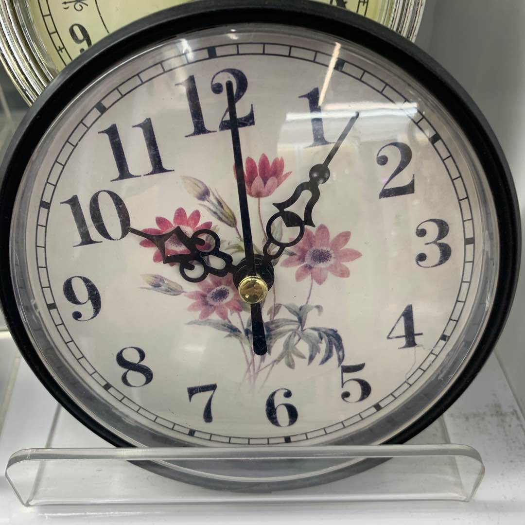 Yiwu quality black printed clocks, clock wall clocks, small wall clocks, living room hanging decorations, electronic wall clocks, black detail image 2