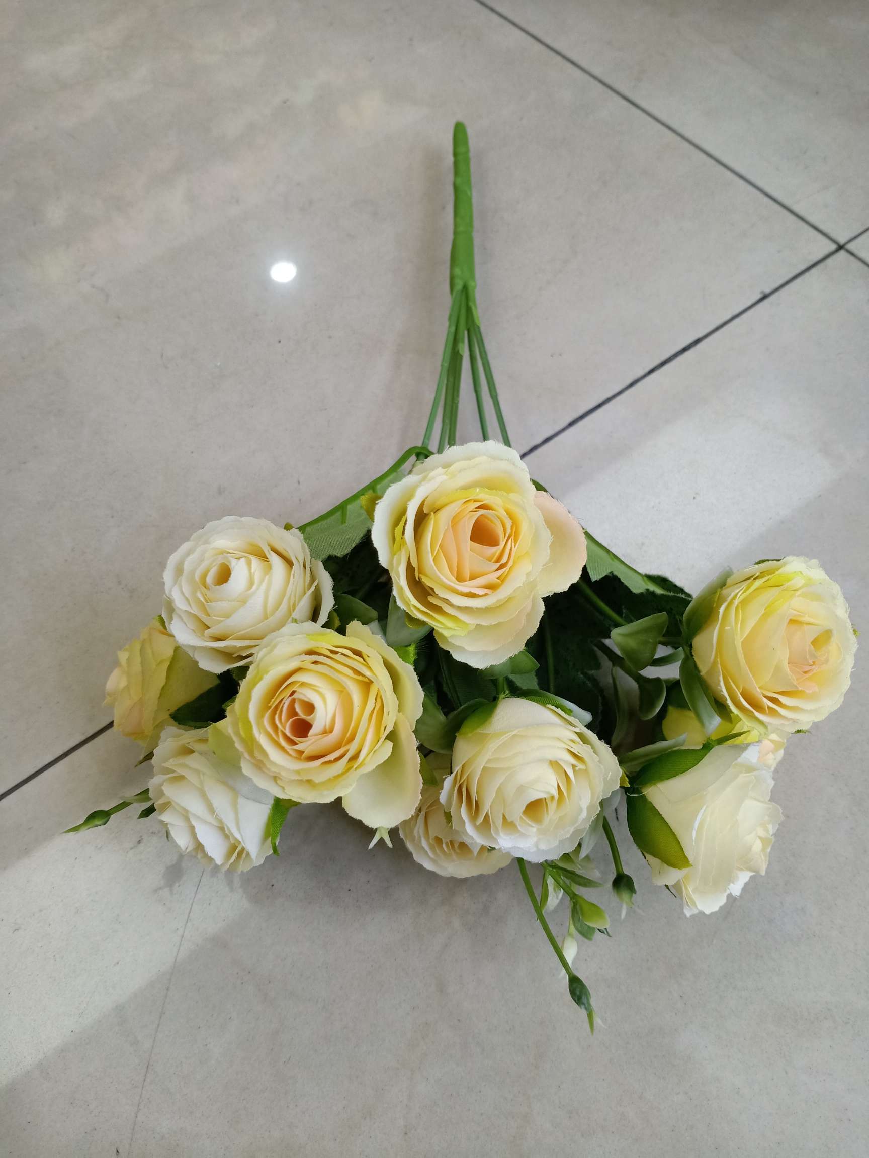 Lili artificial Flower 5-prong 10-head pastoral auspicious bud wall cabinet decoration, wedding decoration undefined