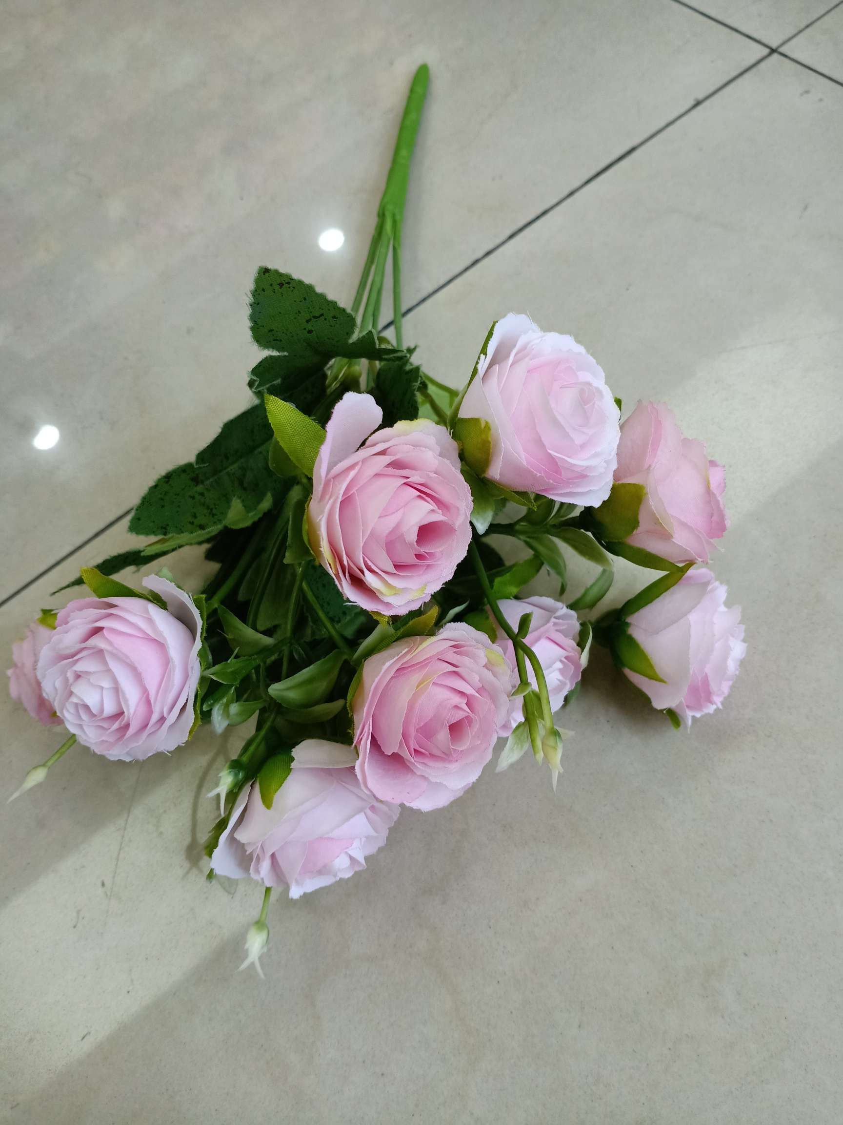 Lili artificial Flower 5-prong 10-head pastoral auspicious bud wall cabinet decoration, wedding decoration Specification image