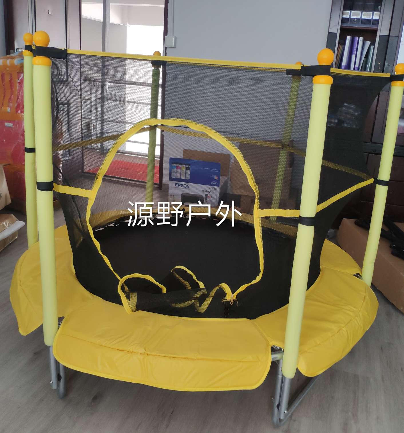 儿童蹦床产品图