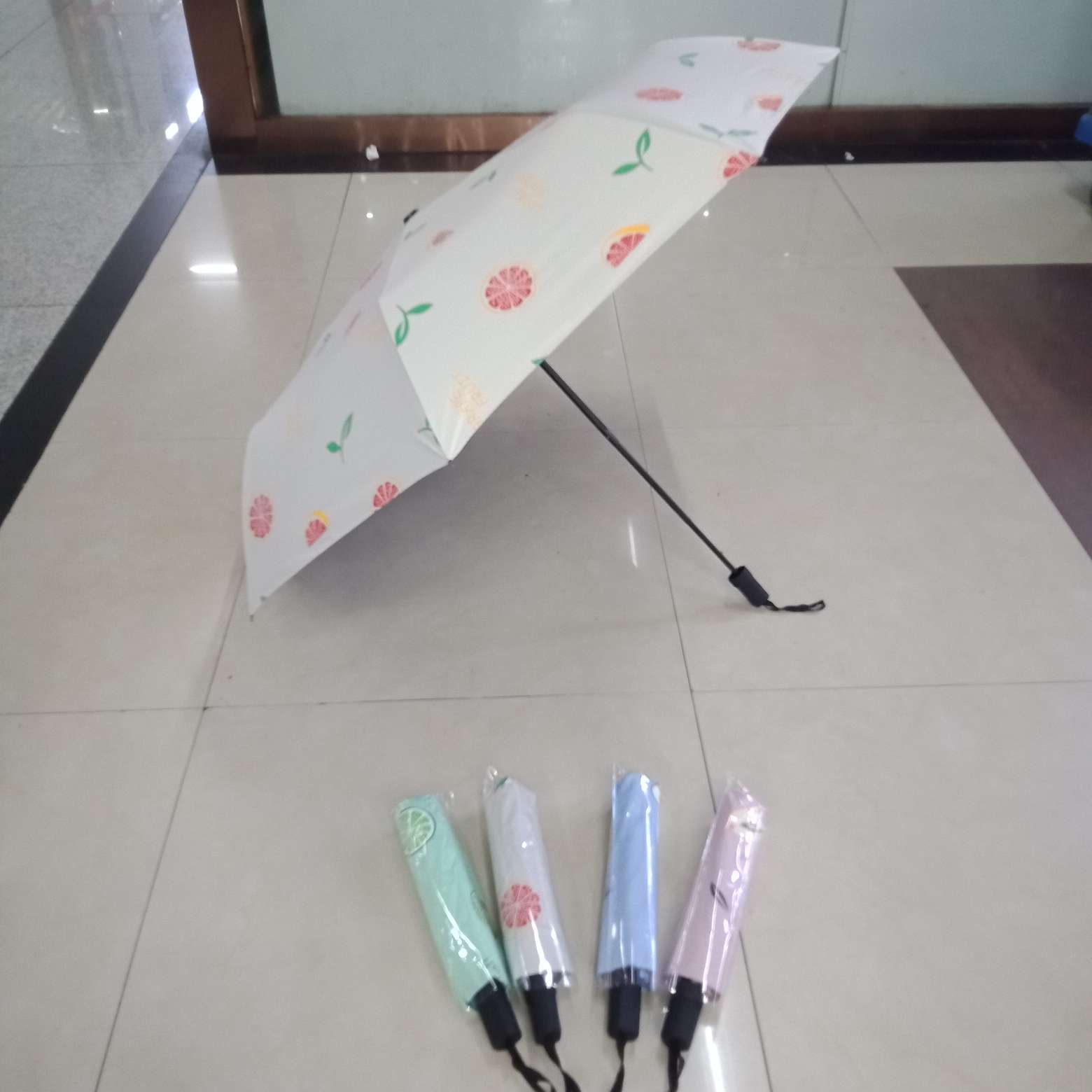 8股4节杆女式新款黑胶水果伞详情图7