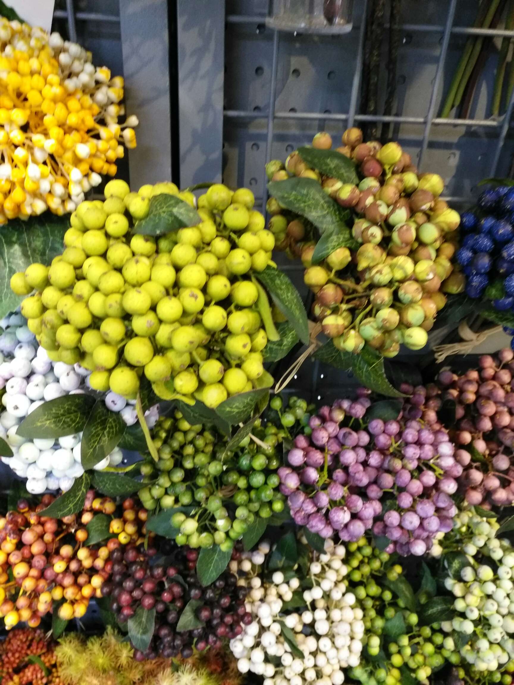 Factory direct sales of artificial flowers and wholesale foam fruits