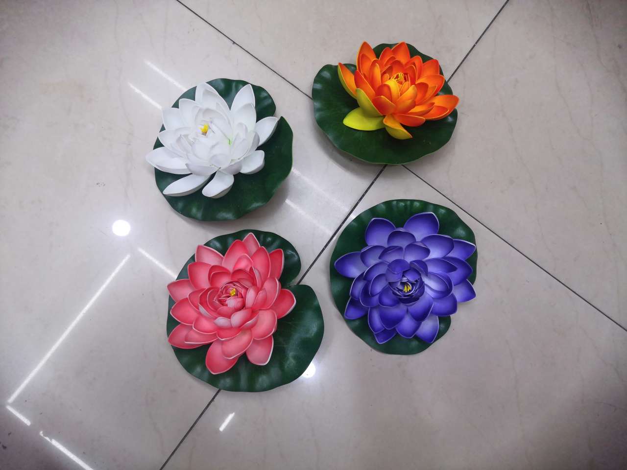 EVA simulated flower, water lily, floating on water, the leaf length is 17cm, the flower length is 13cm thumbnail