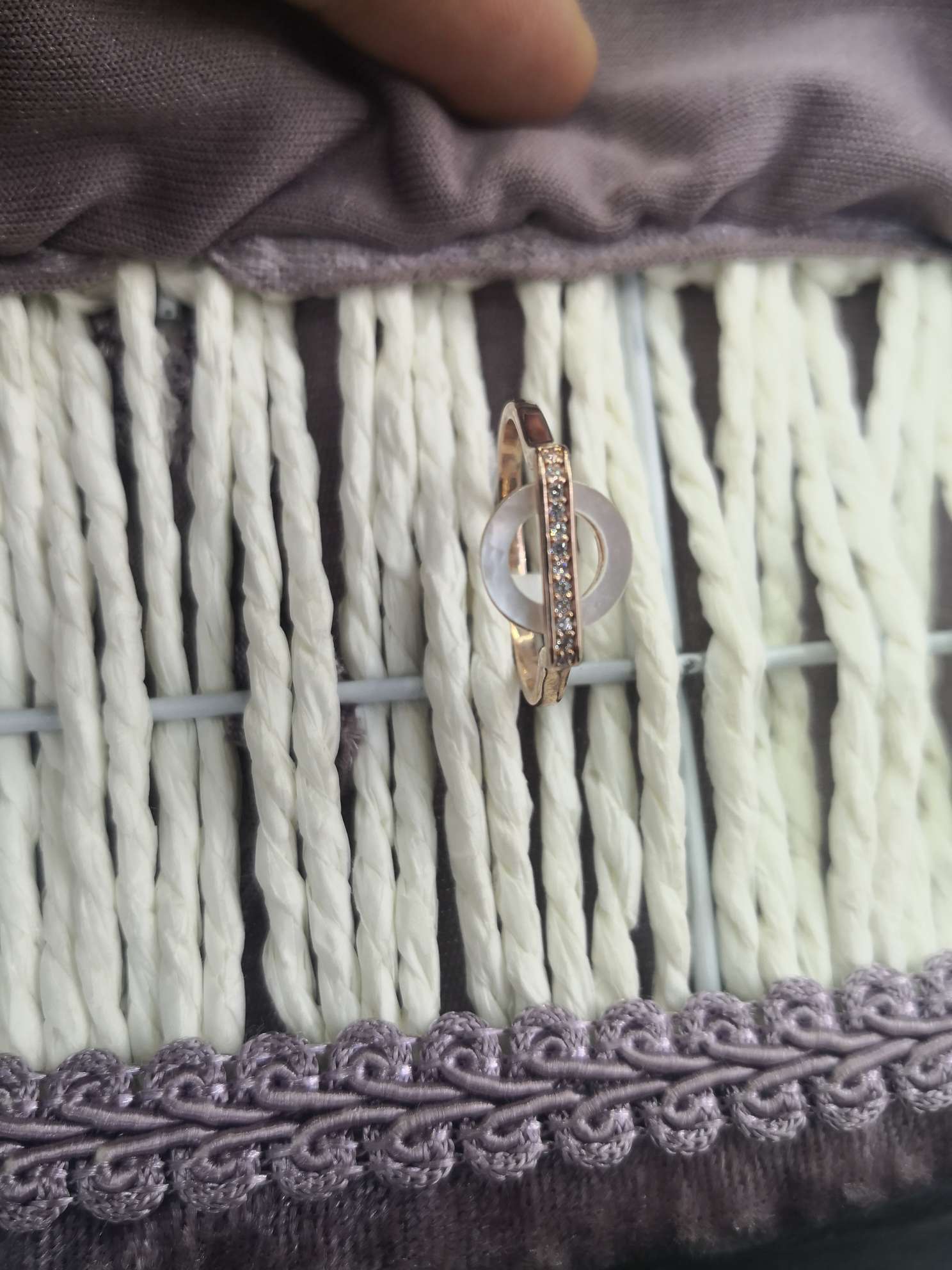 Mother-of-pearl ring details Picture