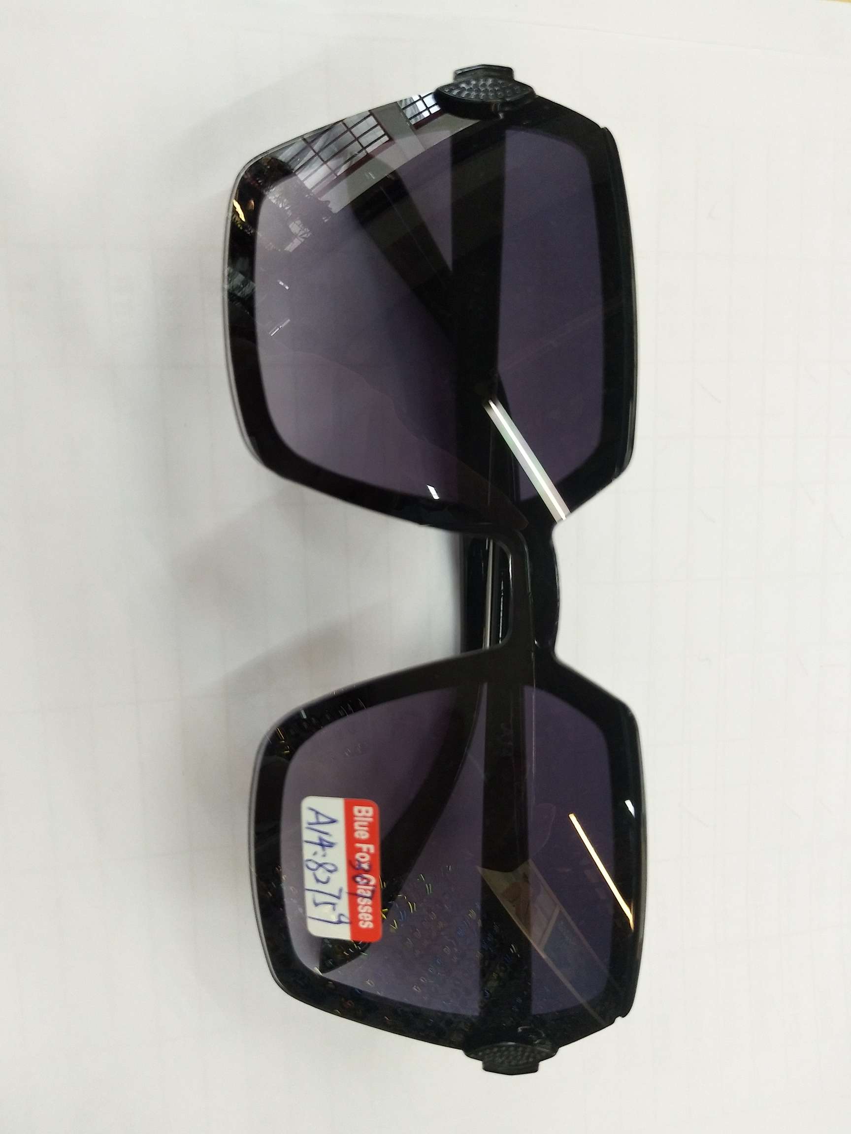 Large-framed sunglasses for women, charming purple 222