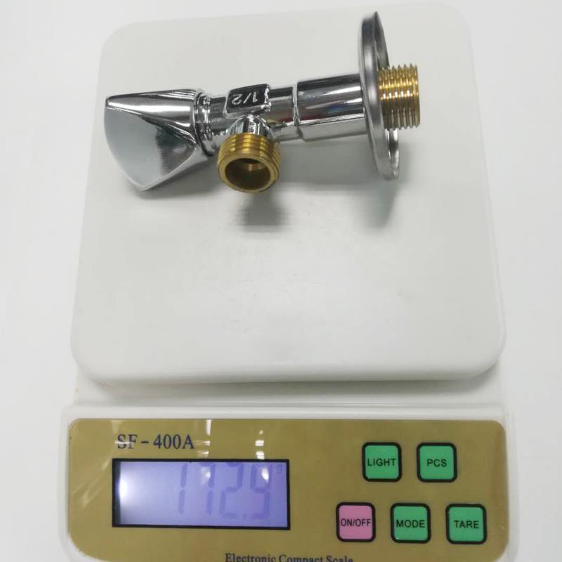 马桶水箱实物图