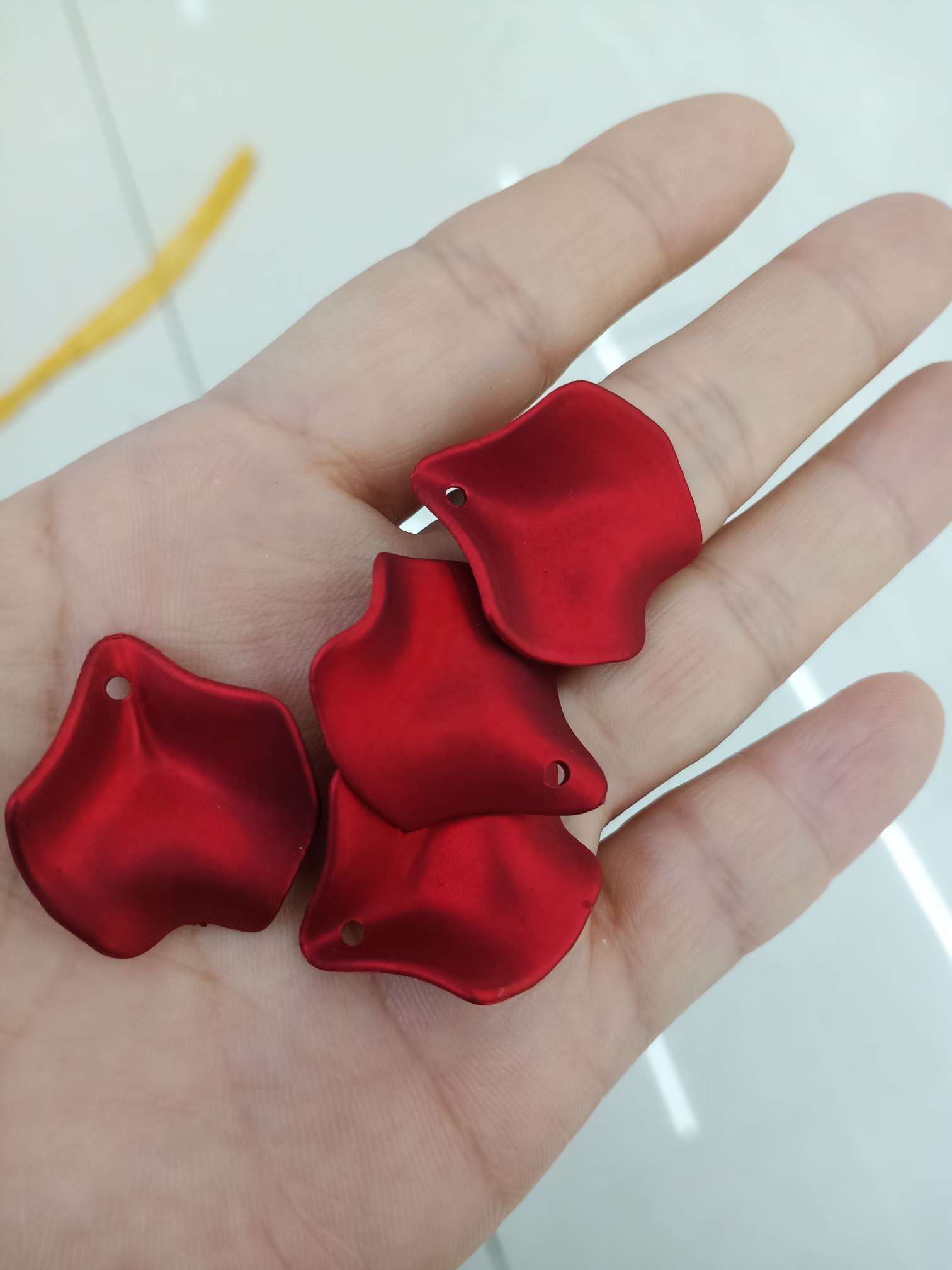 Handicraft ornament