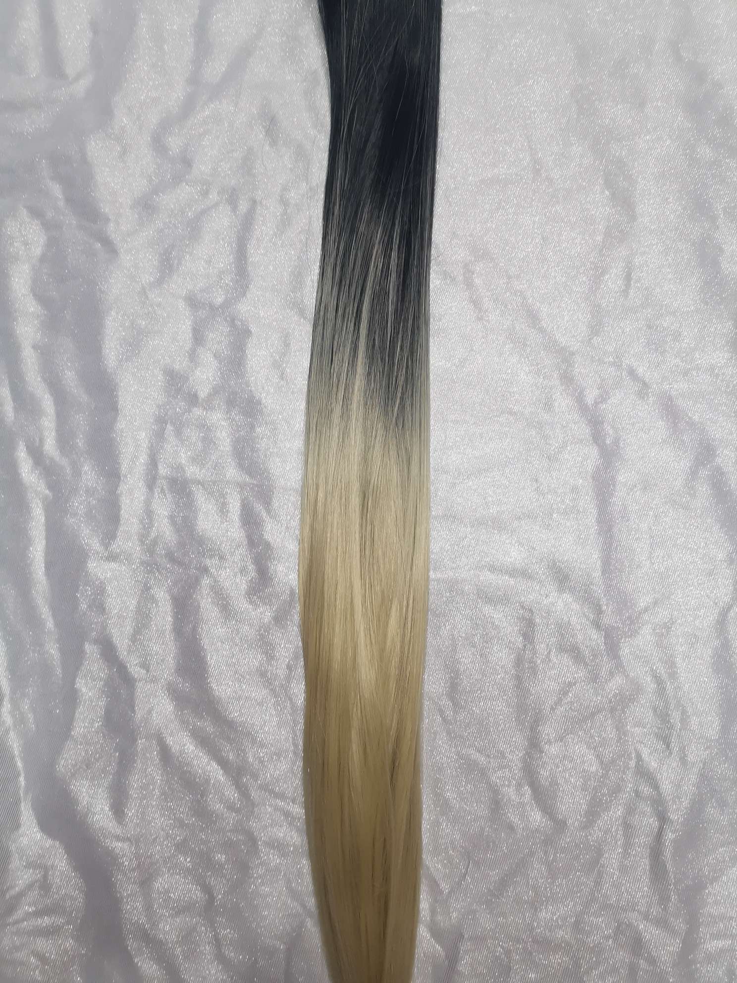 Realistic high-end gradient color wigs, straight and curly hair, single and multi-color balls, festivals, parties and revelry Application Scenario