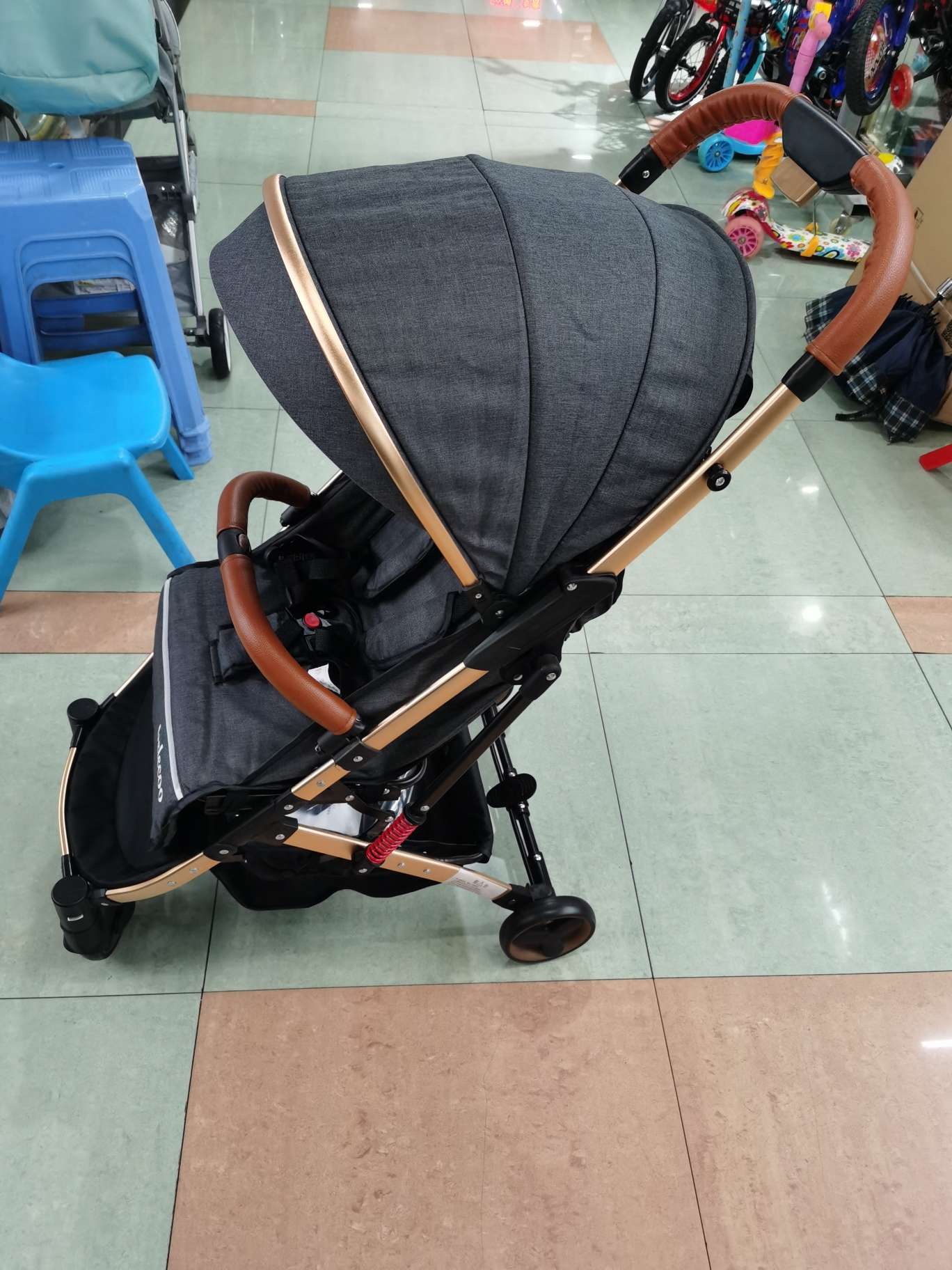 Aluminium folding pocket car for children thumbnail