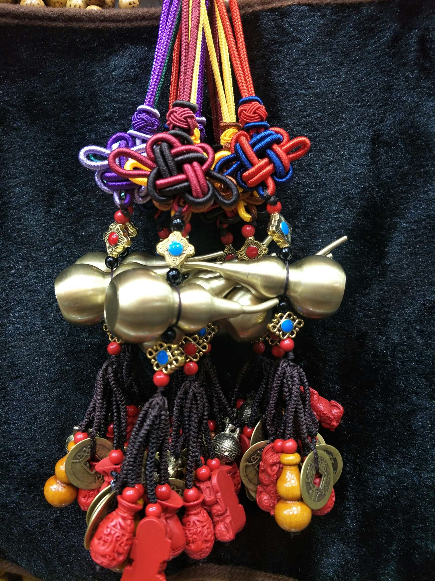 A copper gourd cart is hung with Five Emperors' coins and cinnabar Specification image