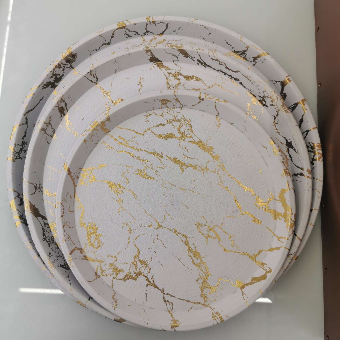 Different size food tray application scenarios