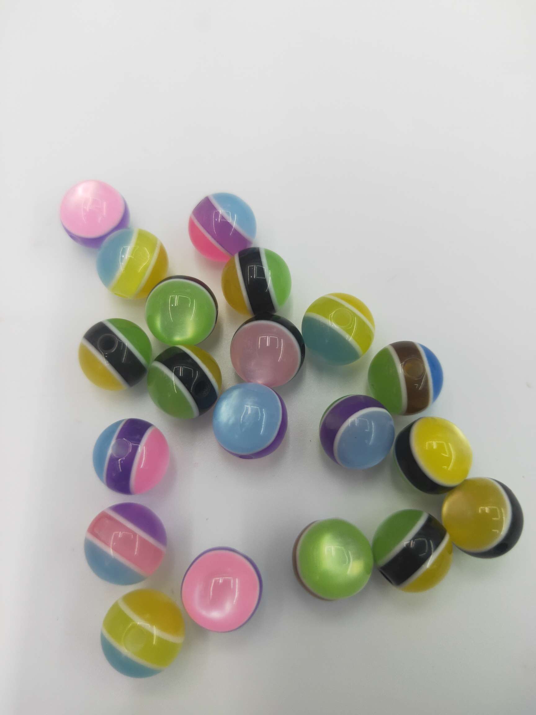 厂家直销树脂配件彩色珠配件