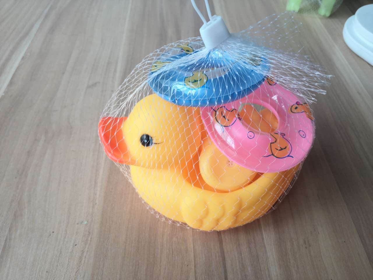 带泳圈戏水鸭 发声玩具 婴儿玩具 戏水玩具 搪胶玩具 厂家直销 来样定做