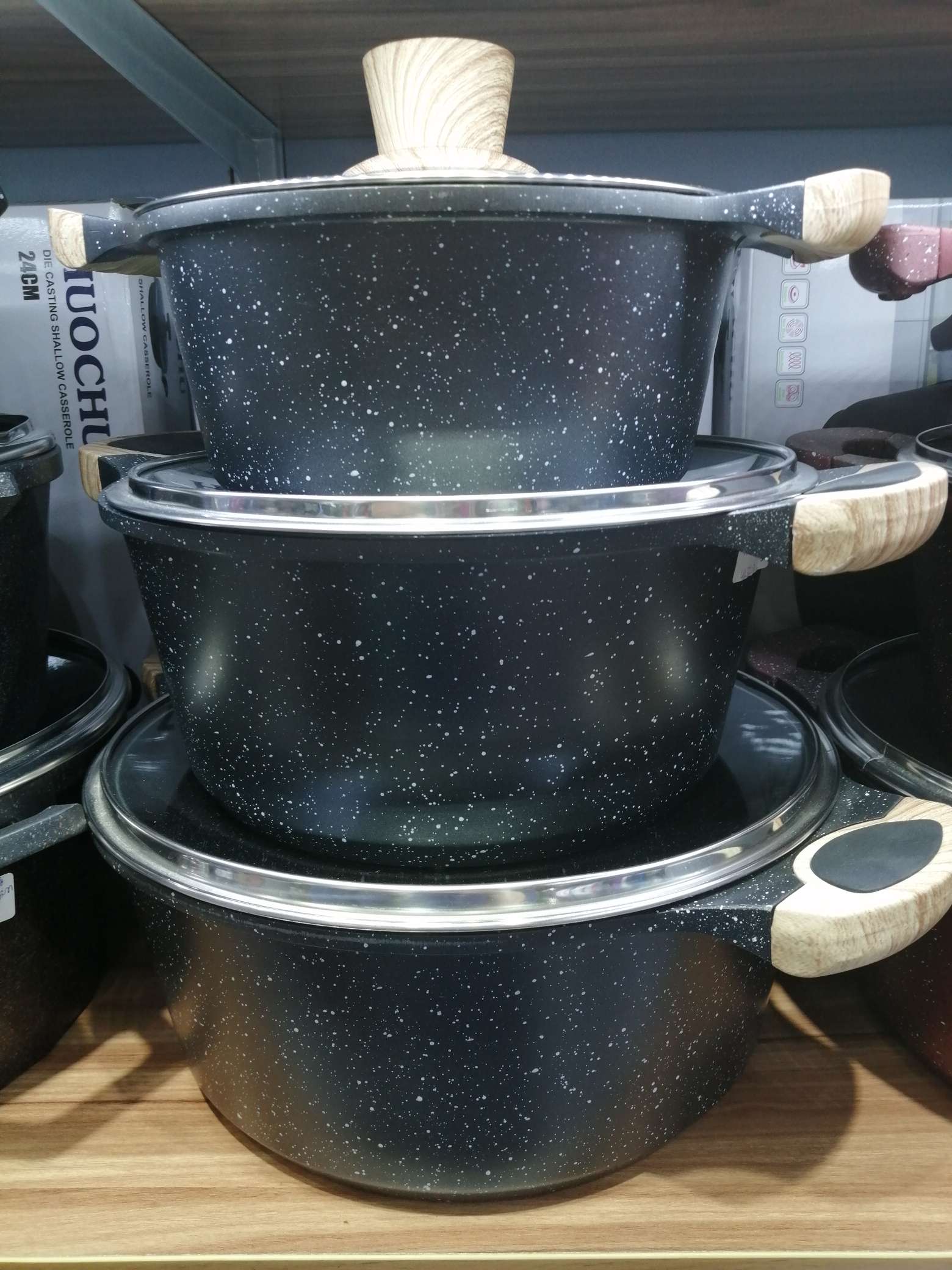 A three-piece soup pot set made of tourmaline Specification image