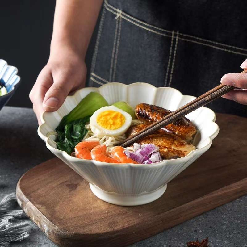 "Japanese, Korean and Nordic style ceramic Binyao. details Picture