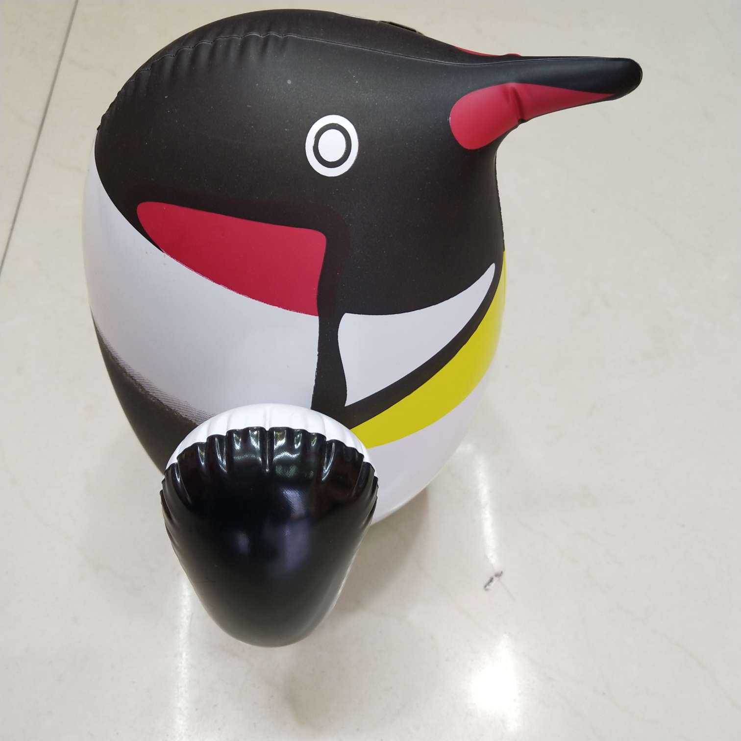 22 cm penguin inflatable untoppleable figurine Inflatable toy wholesale Application Scenario