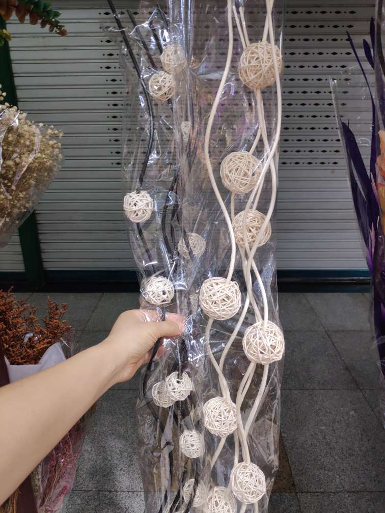 Dried flower simulation flowers, reeds, pinecones, Christmas flowers, dragon trees, willow branches, vine balls, floor-standing decorative handicrafts, vase accessories, dried flower accessories, tree bark, thatch, rabbit tail grass, dog tail grass undefined
