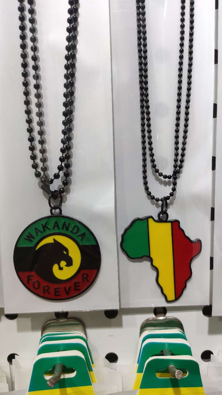 精致国旗毛衣链