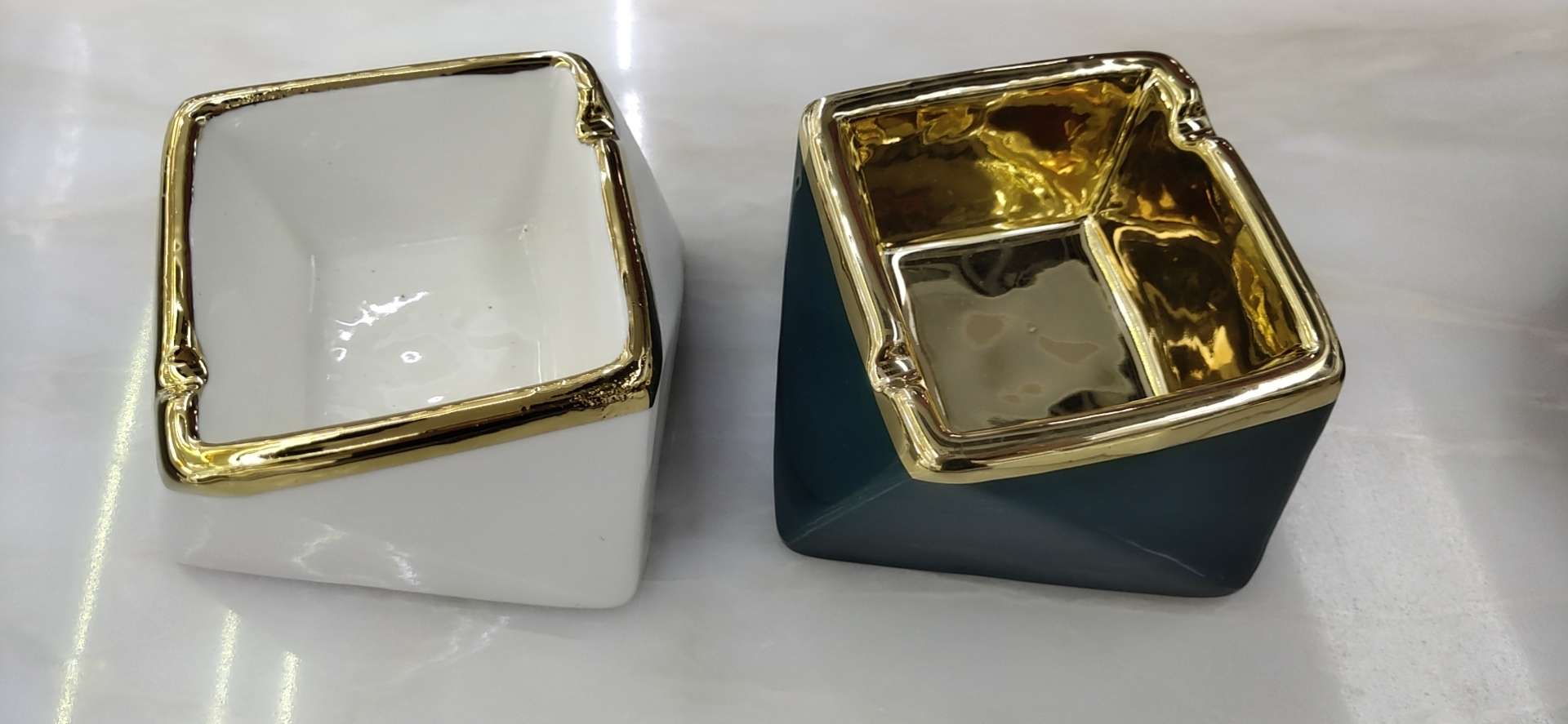 仿大理石陶瓷烟灰缸细节图