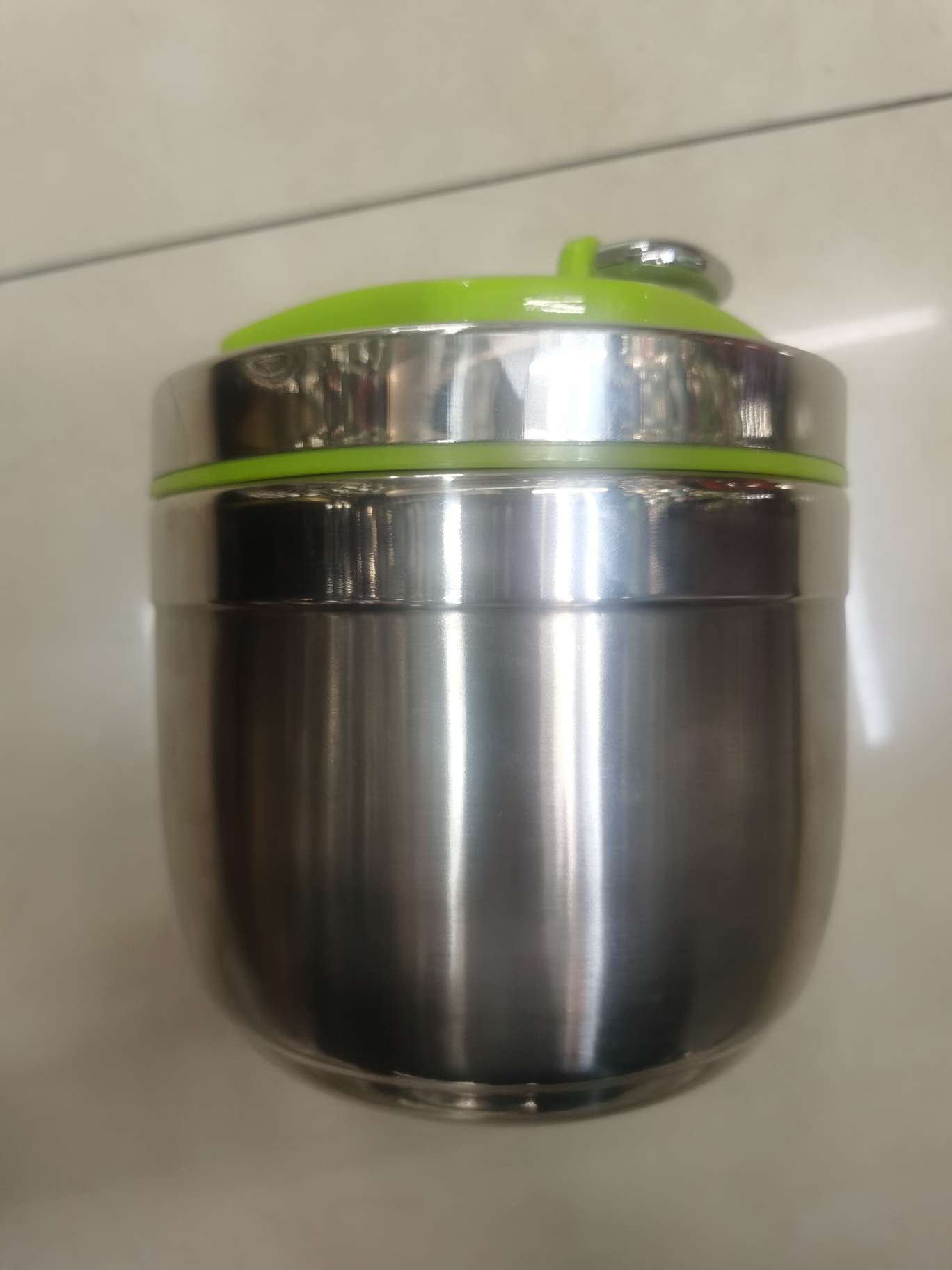 Stainless steel pot