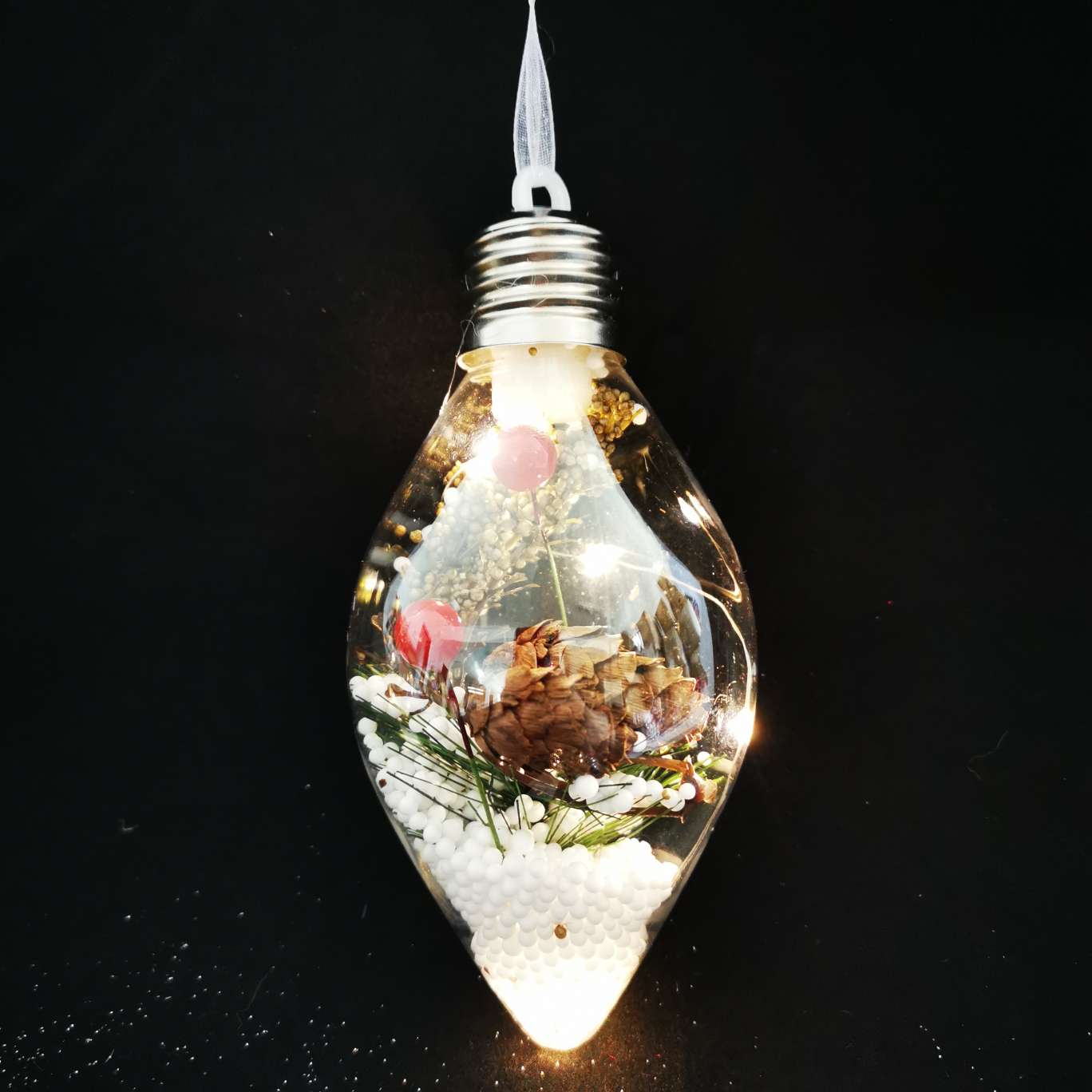 كرات عيد الميلاد مع أضواء وأشجار عيد الميلاد هدية عيد الميلاد Specification image