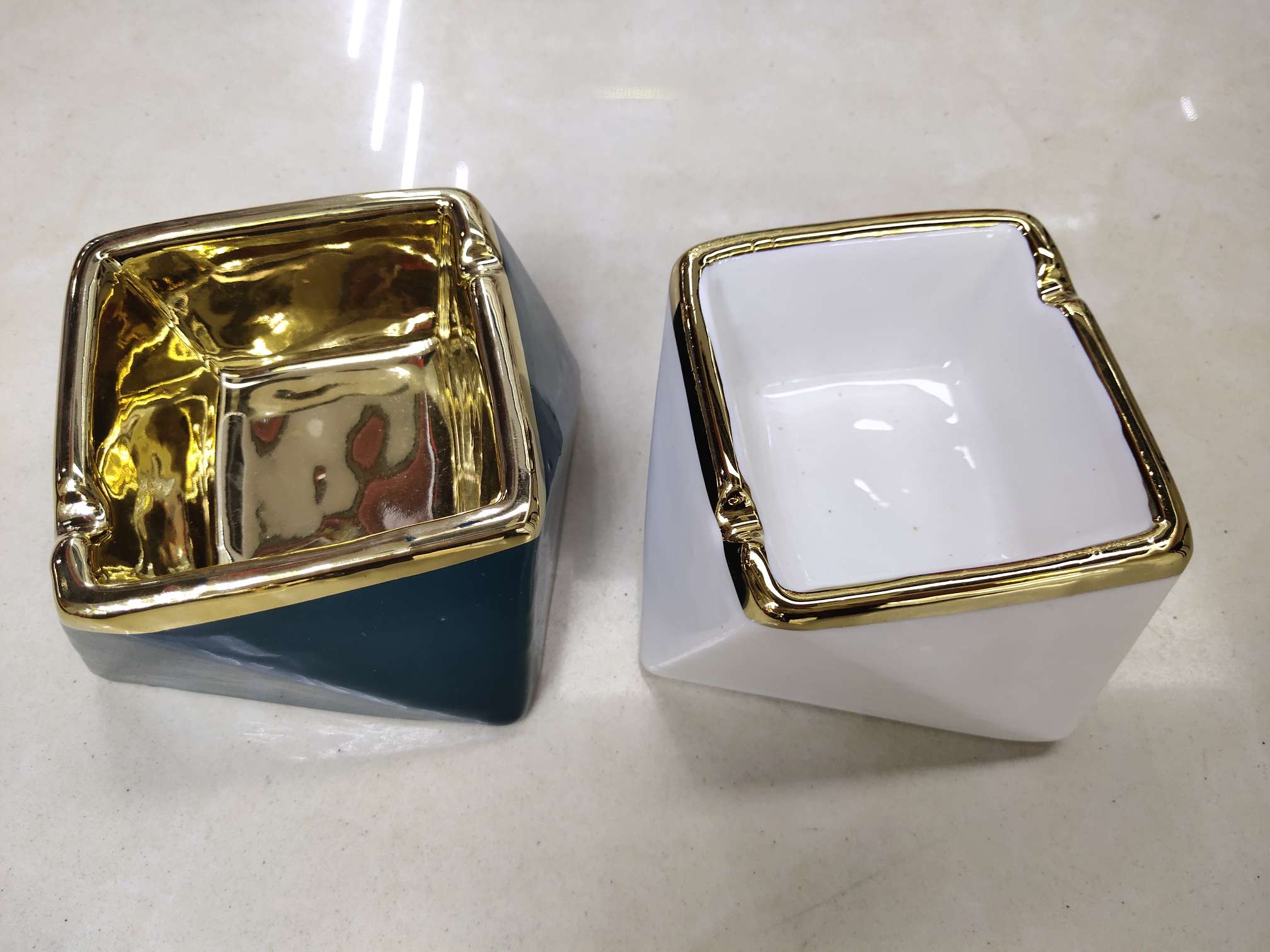 仿大理石陶瓷烟灰缸白底实物图