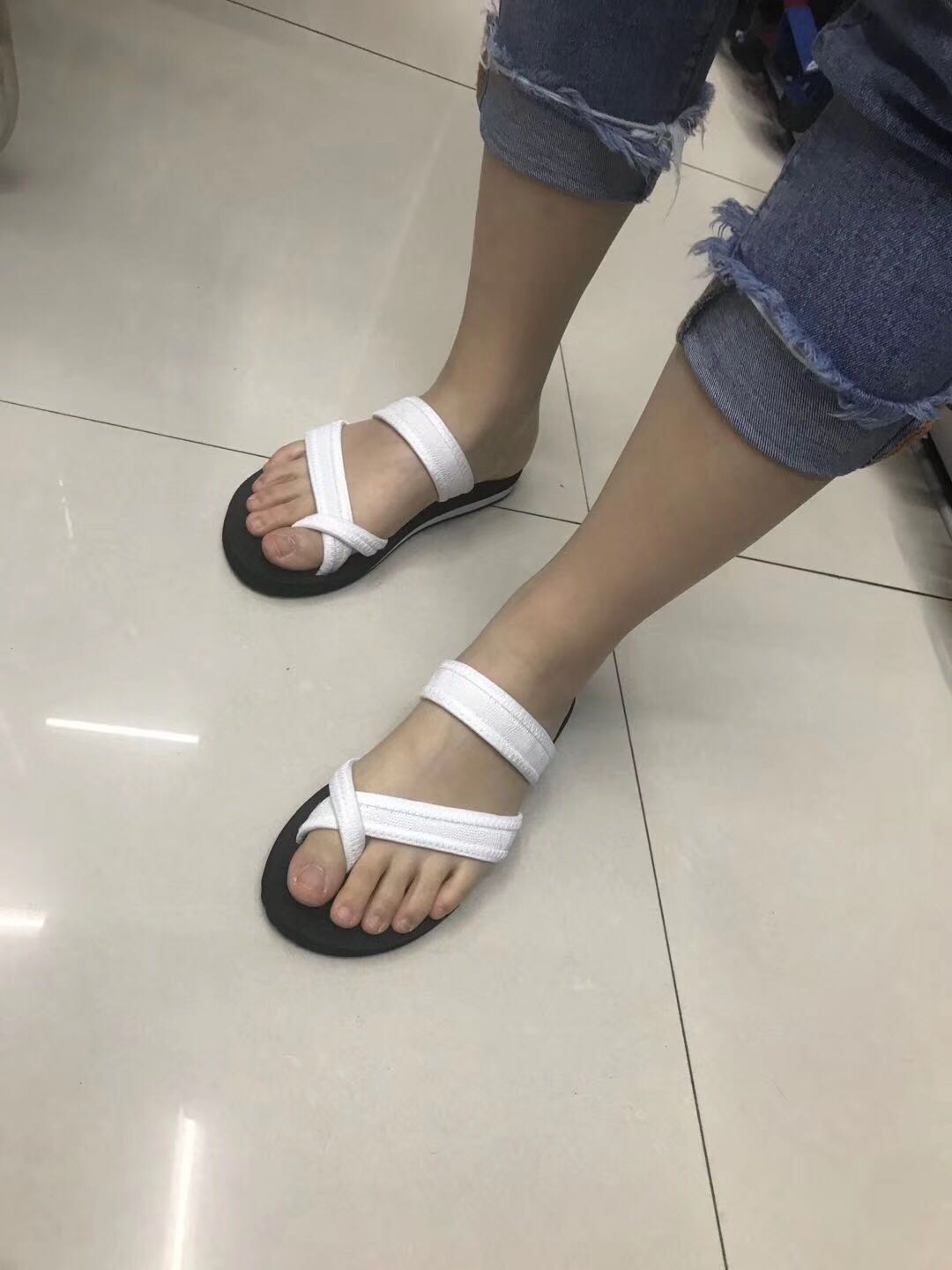 女士夹脚拖鞋细节图