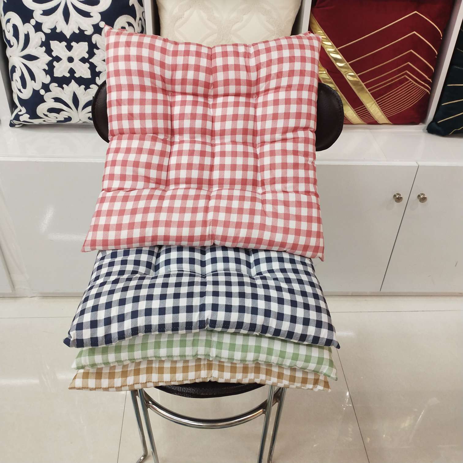 Japanese-style cute girl seat cushions, soft cushions for student dormitories and office chairs Application Scenario