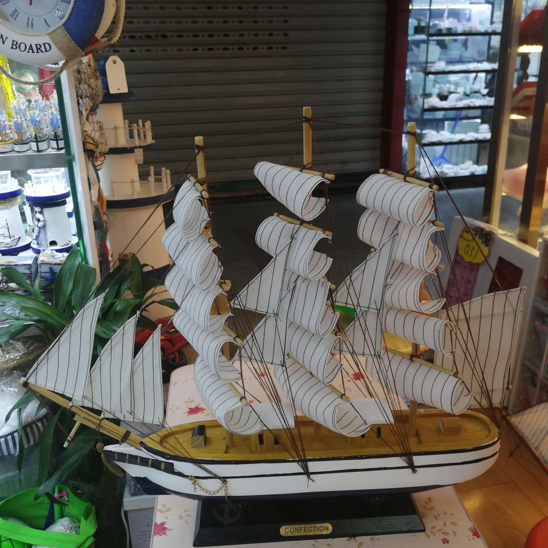 The 33CM plain sailing sailing ship model is the best choice for interior decoration of sailing ship thumbnail