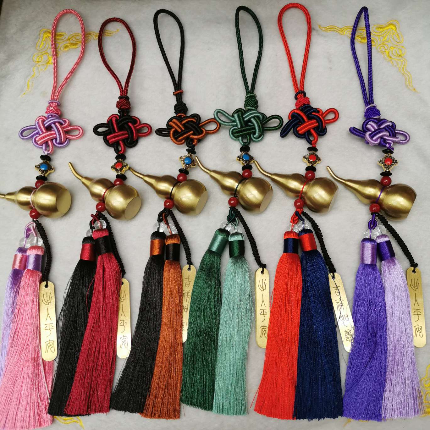 The copper gourd pendant for car interiors ensures safe and auspicious entry and exit, and can open the Great Compassion Mantra scripture details Picture