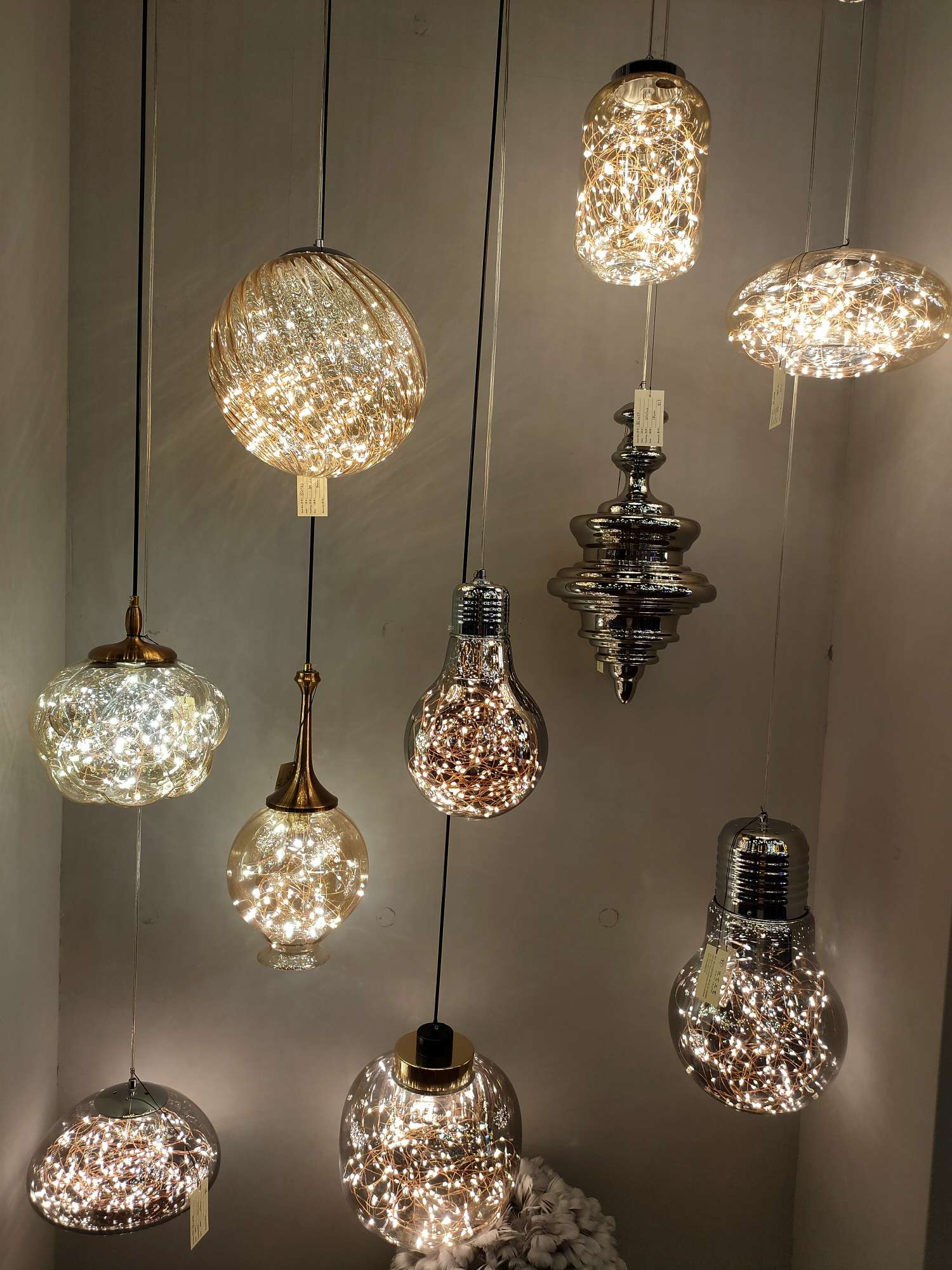 Decorative lighting fixtures, craft lighting fixtures, dining pendants, suitable for the decoration of stores, restaurants, bars, clothing stores, and various store decoration combinations! undefined