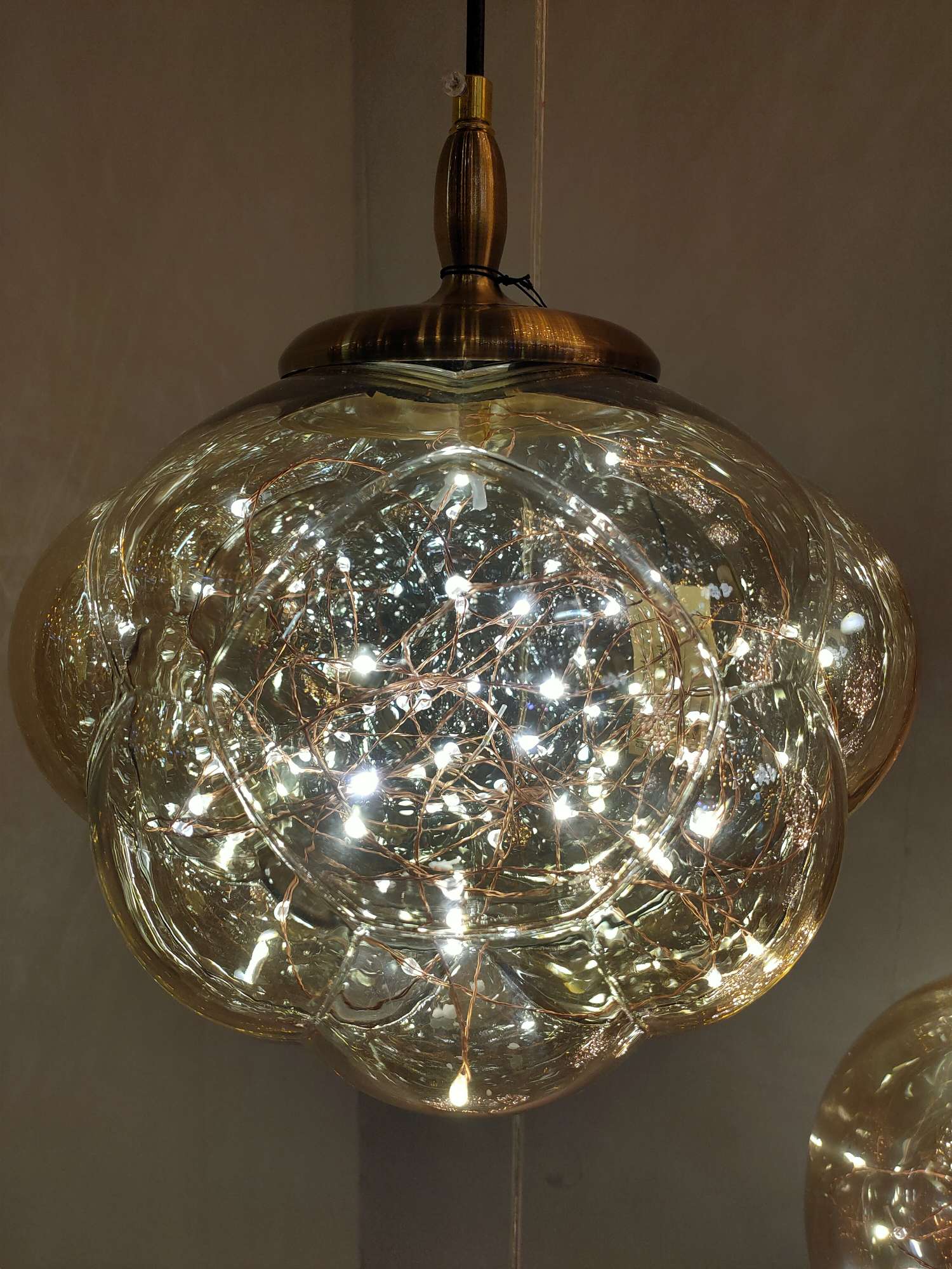 Decorative lighting fixtures, craft lighting fixtures, dining pendants, suitable for the decoration of stores, restaurants, bars, clothing stores, and various store decoration combinations!