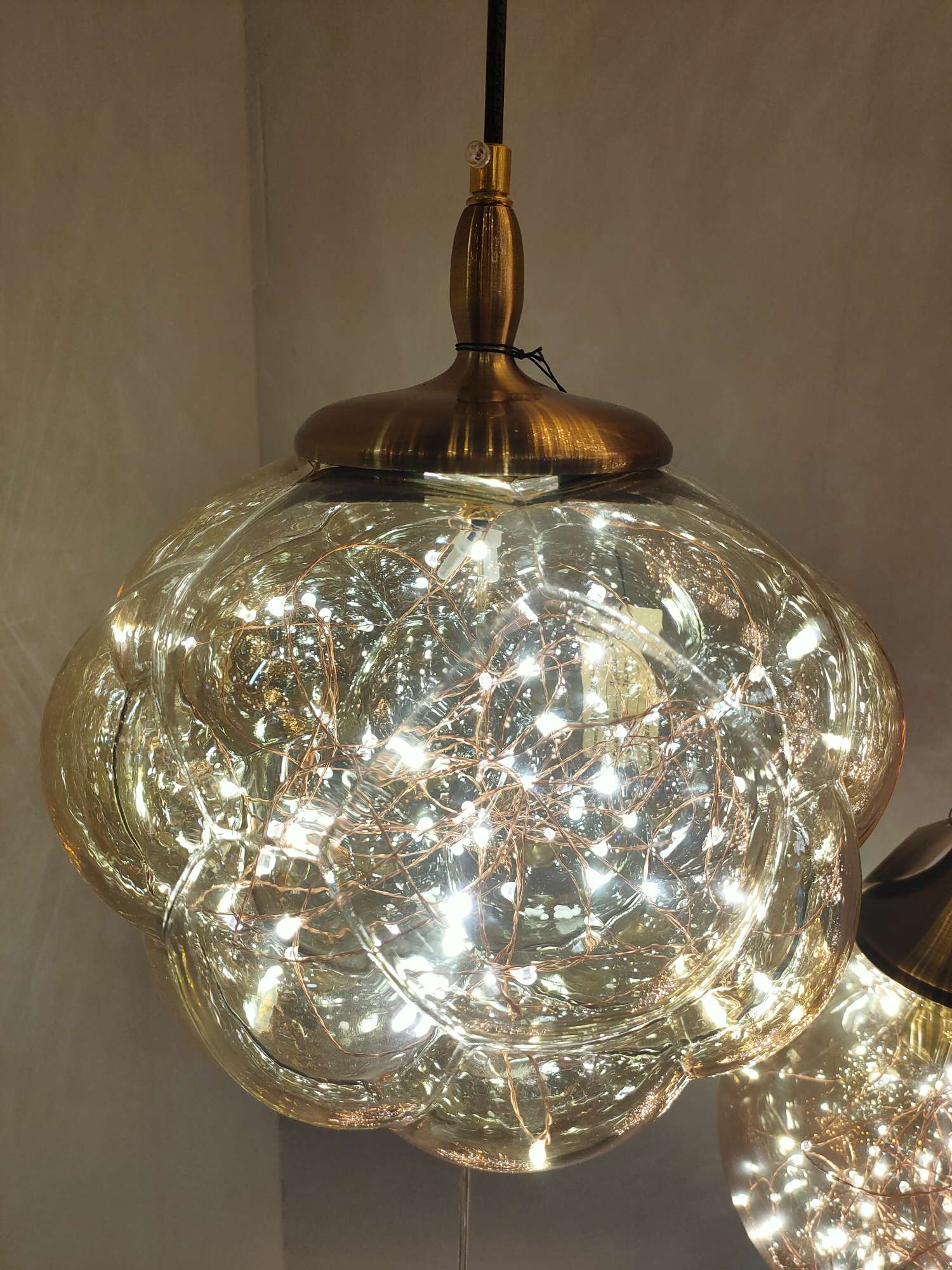 Decorative lighting fixtures, craft lighting fixtures, dining pendants, suitable for the decoration of stores, restaurants, bars, clothing stores, and various store decoration combinations! Specification image