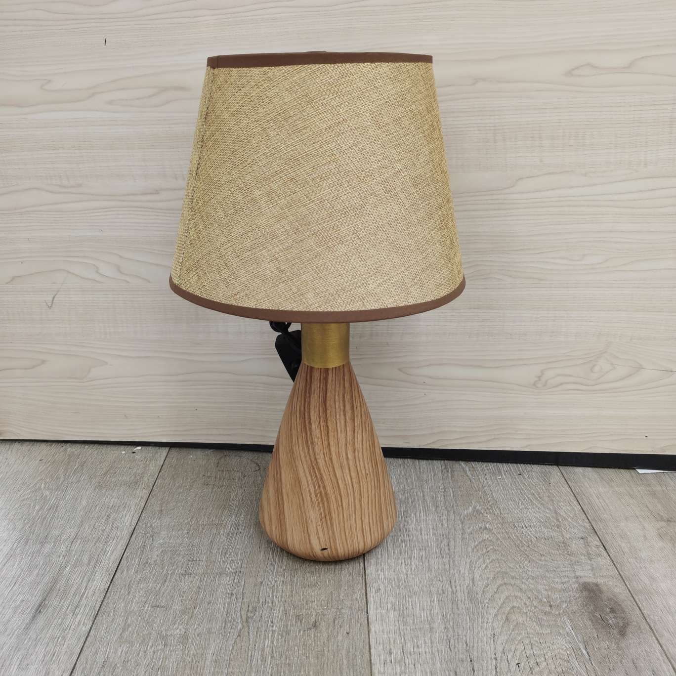 Ceramic desk lamp thumbnail