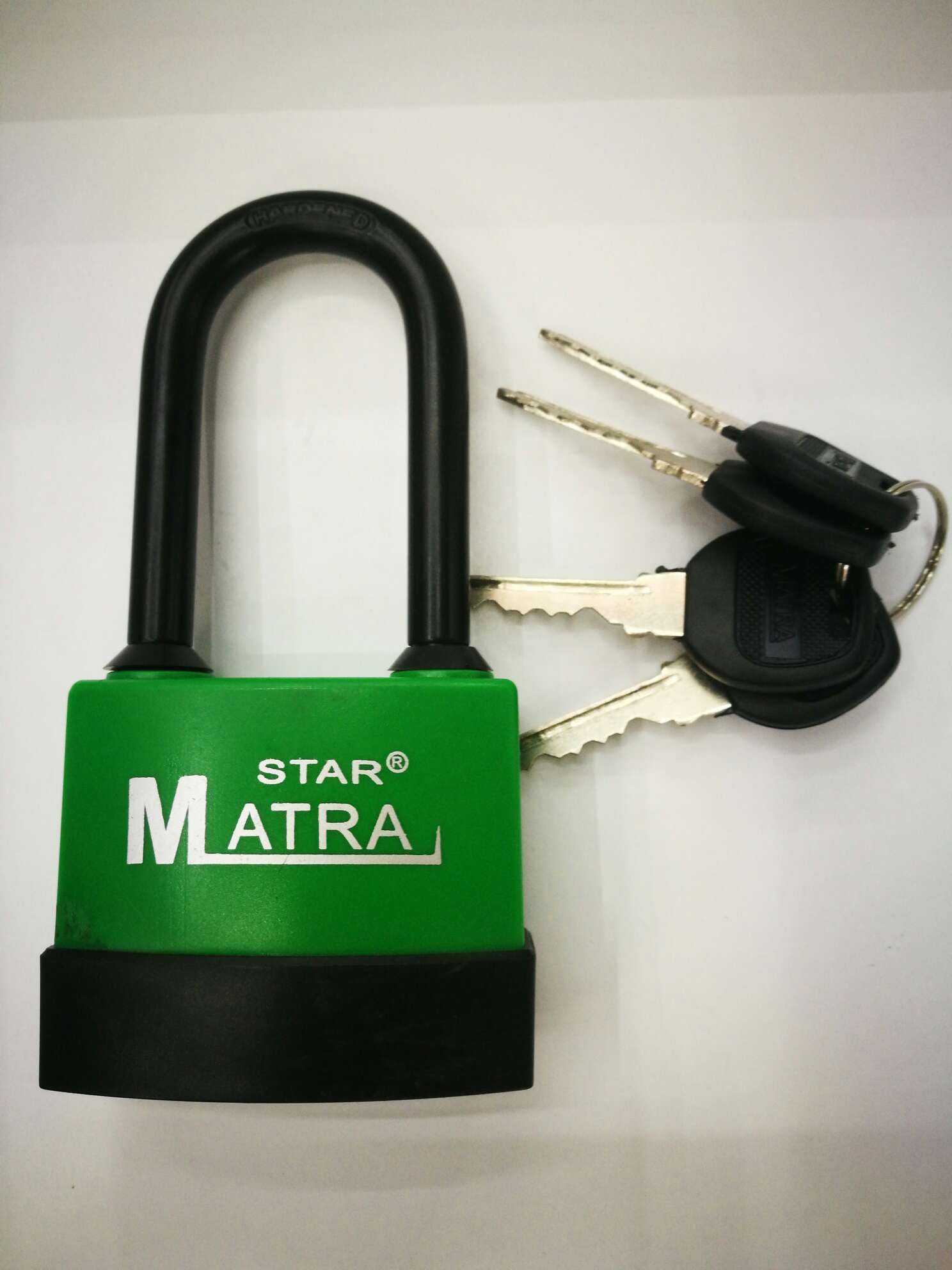 【周氏锁业】浦江厂家直销弧形防水套壳胶柄钥匙70MM 挂锁 锁具批发