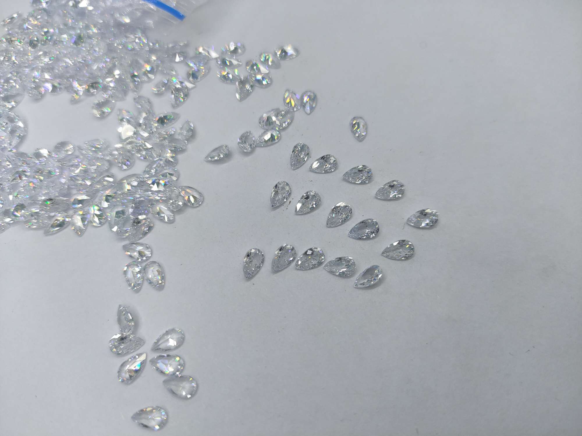 Zircon water droplet irregular-shaped, sparkling white Xinyao jewelry accessories, a popular DIY product that is cute and charming details Picture