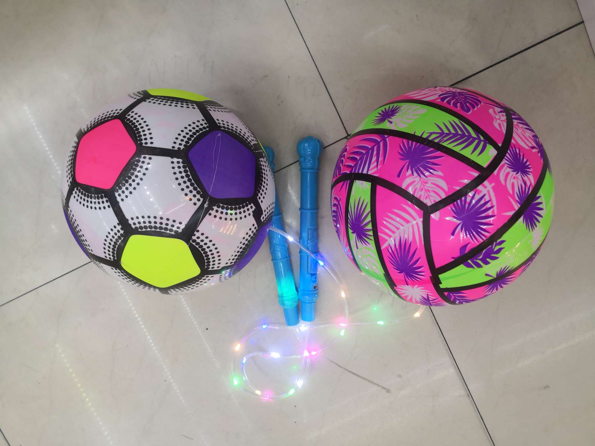 The popular "Flash Flinging Ball" street stall is a bestseller at the night market