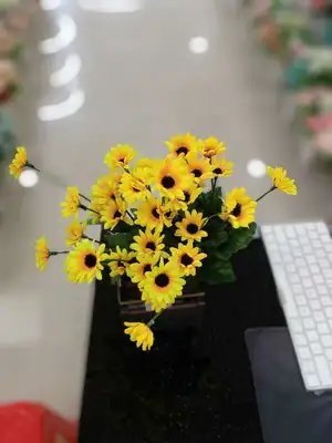 The living room is decorated with fake flower table, flower arrangement, fake flower art, 7-prongs, 21-head miniature chrysanthemum, thumbnail