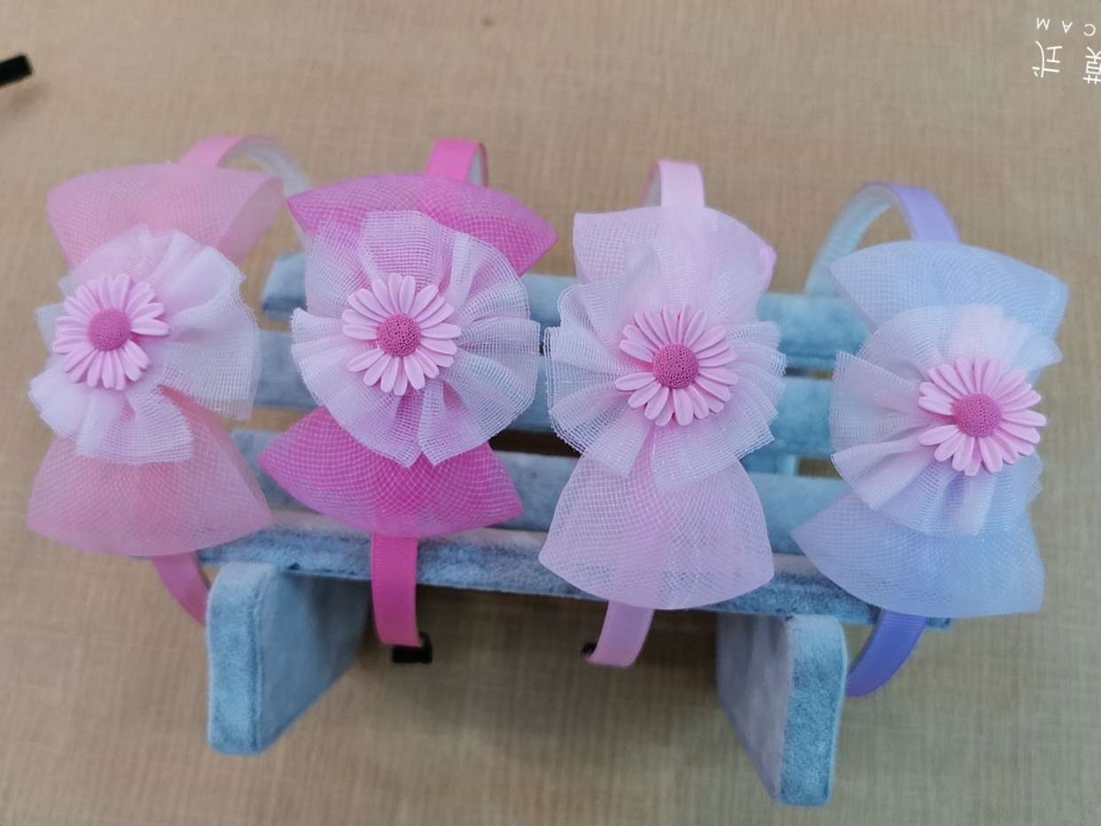 Children's hairband with cartoon fabric Specification image