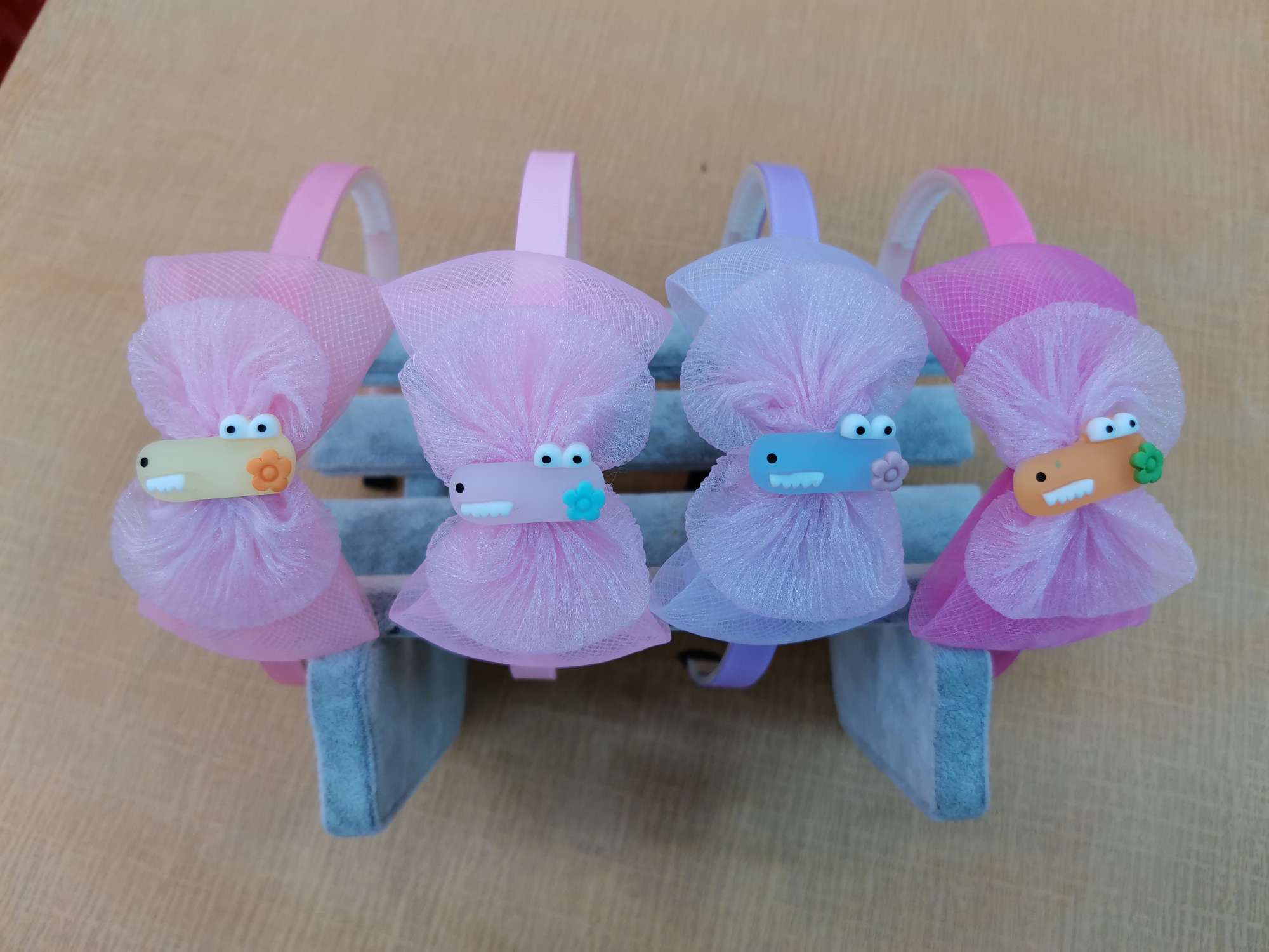 Children's hairband with cartoon fabric undefined