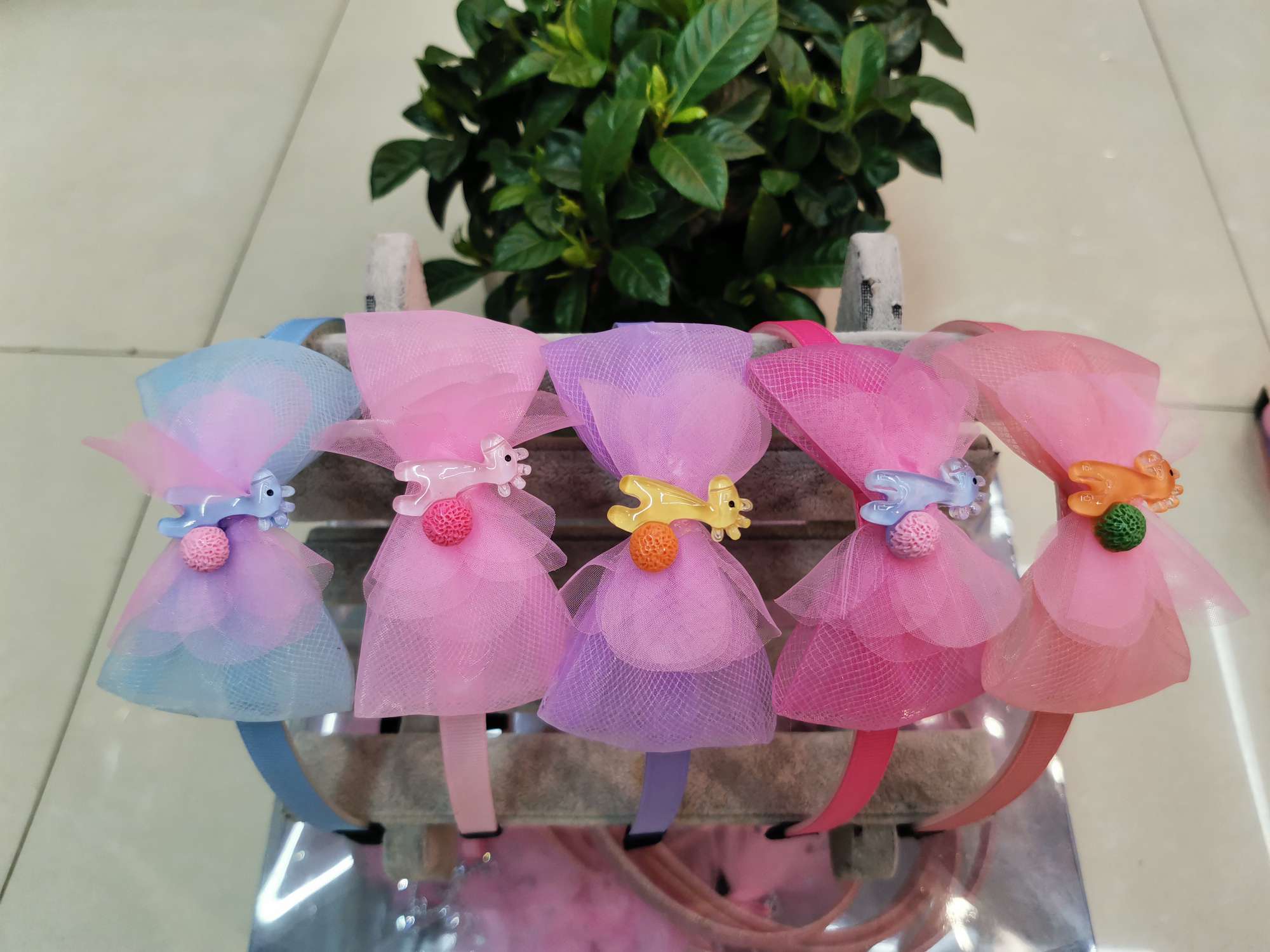 Children's hairband with cartoon fabric
