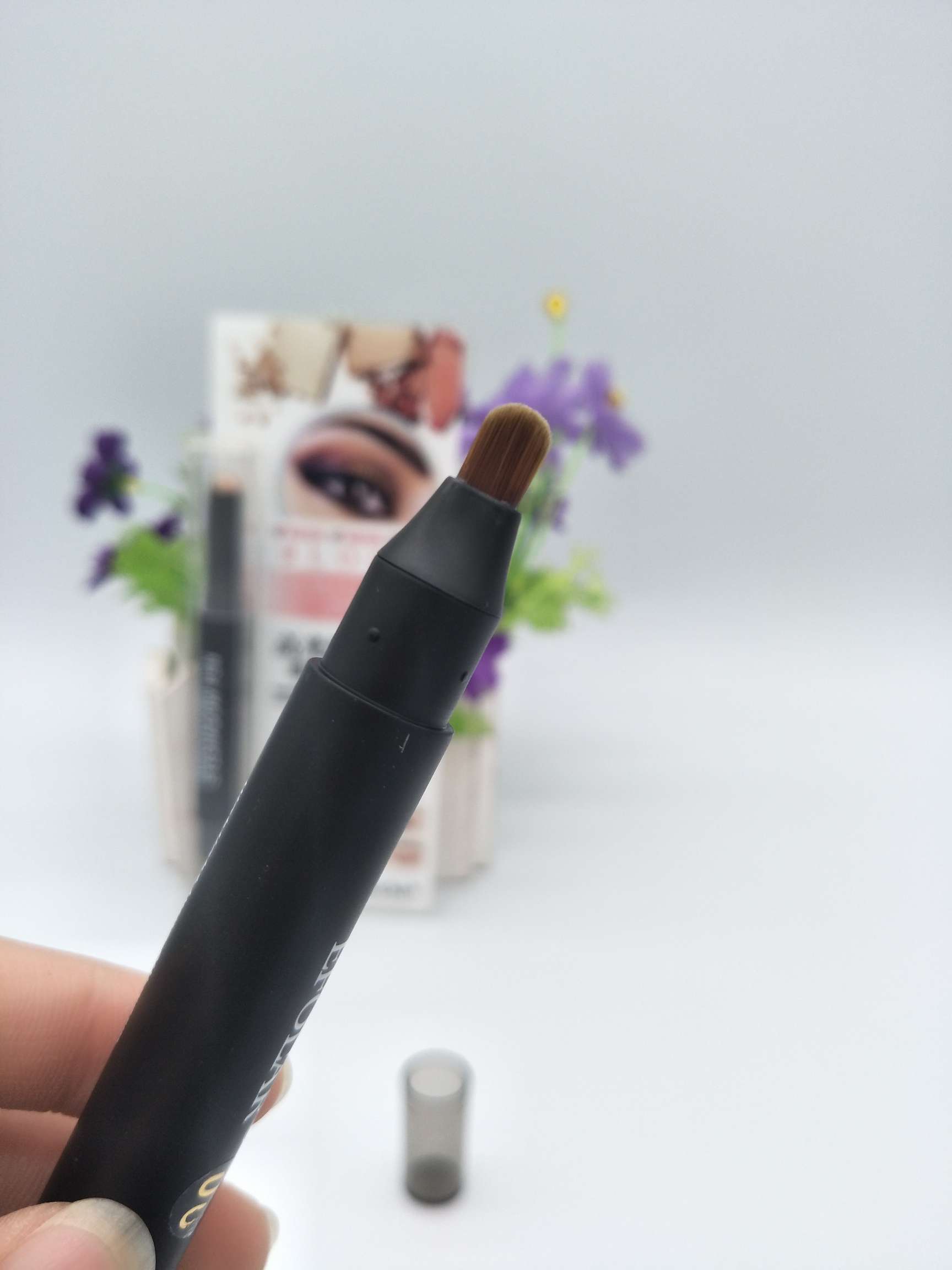 眼影/眼影笔白底实物图