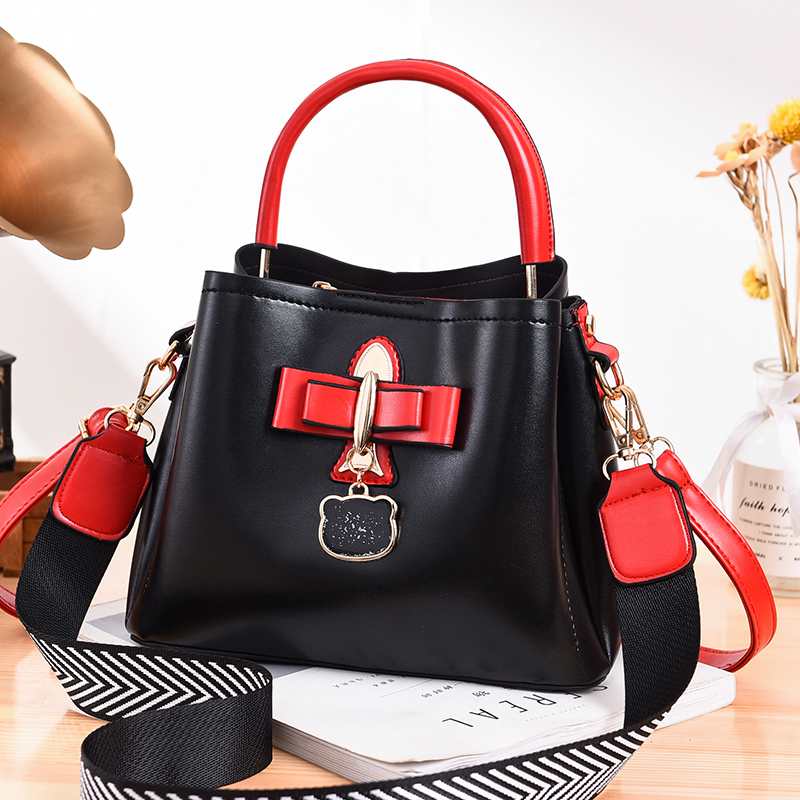 Custom-made new all-PU women's bags for export and domestic sales, with checkered bow bear pendants, can be carried diagonally over one shoulder Item Picture