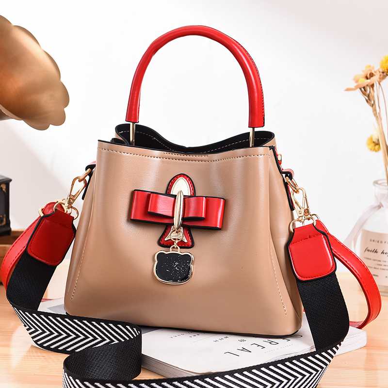 Custom-made new all-PU women's bags for export and domestic sales, with checkered bow bear pendants, can be carried diagonally over one shoulder undefined