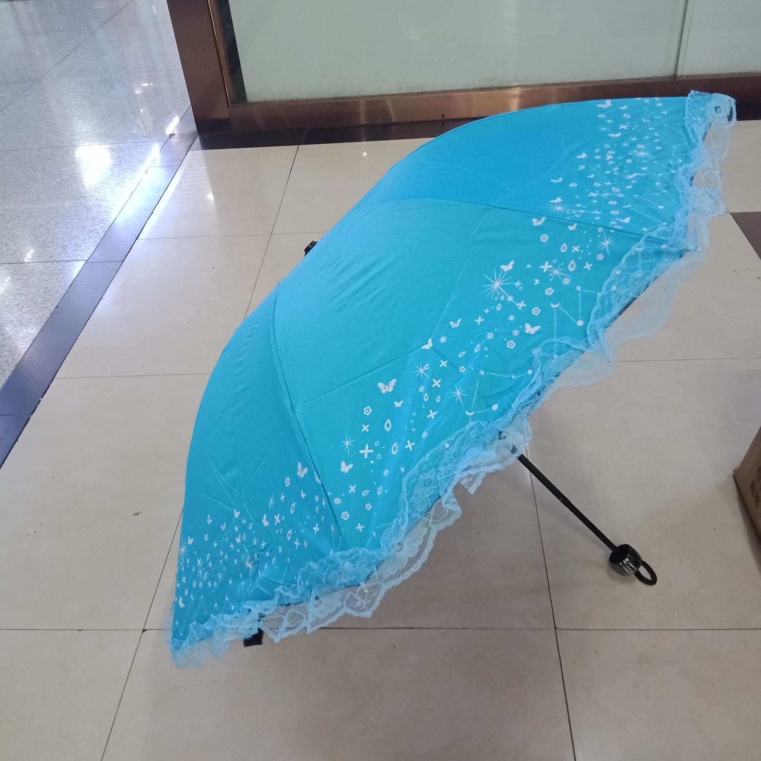 3915黑胶花边伞350详情图7