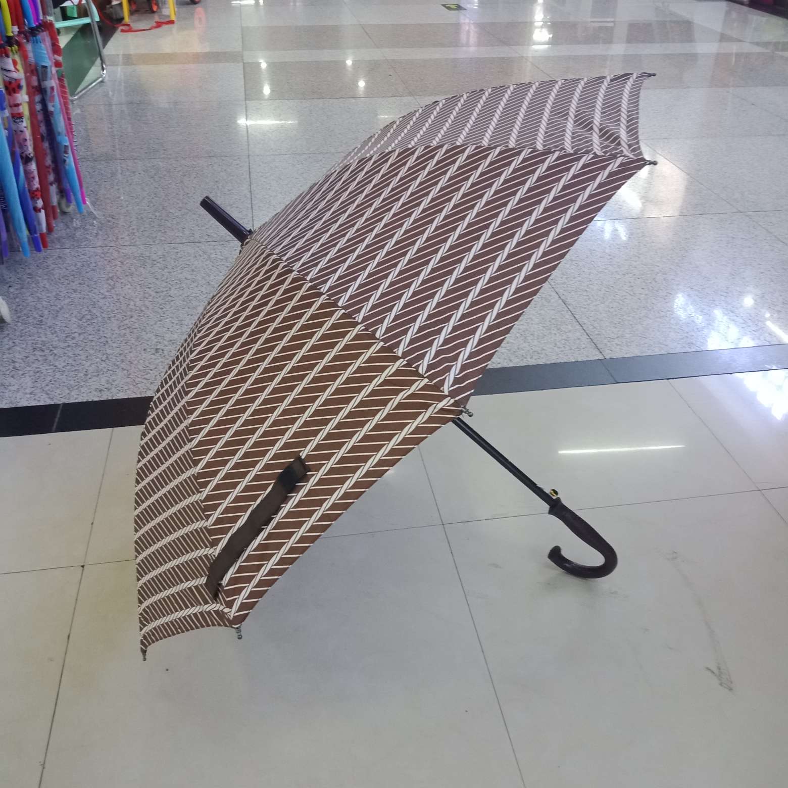 5810新款条纹白底实物图