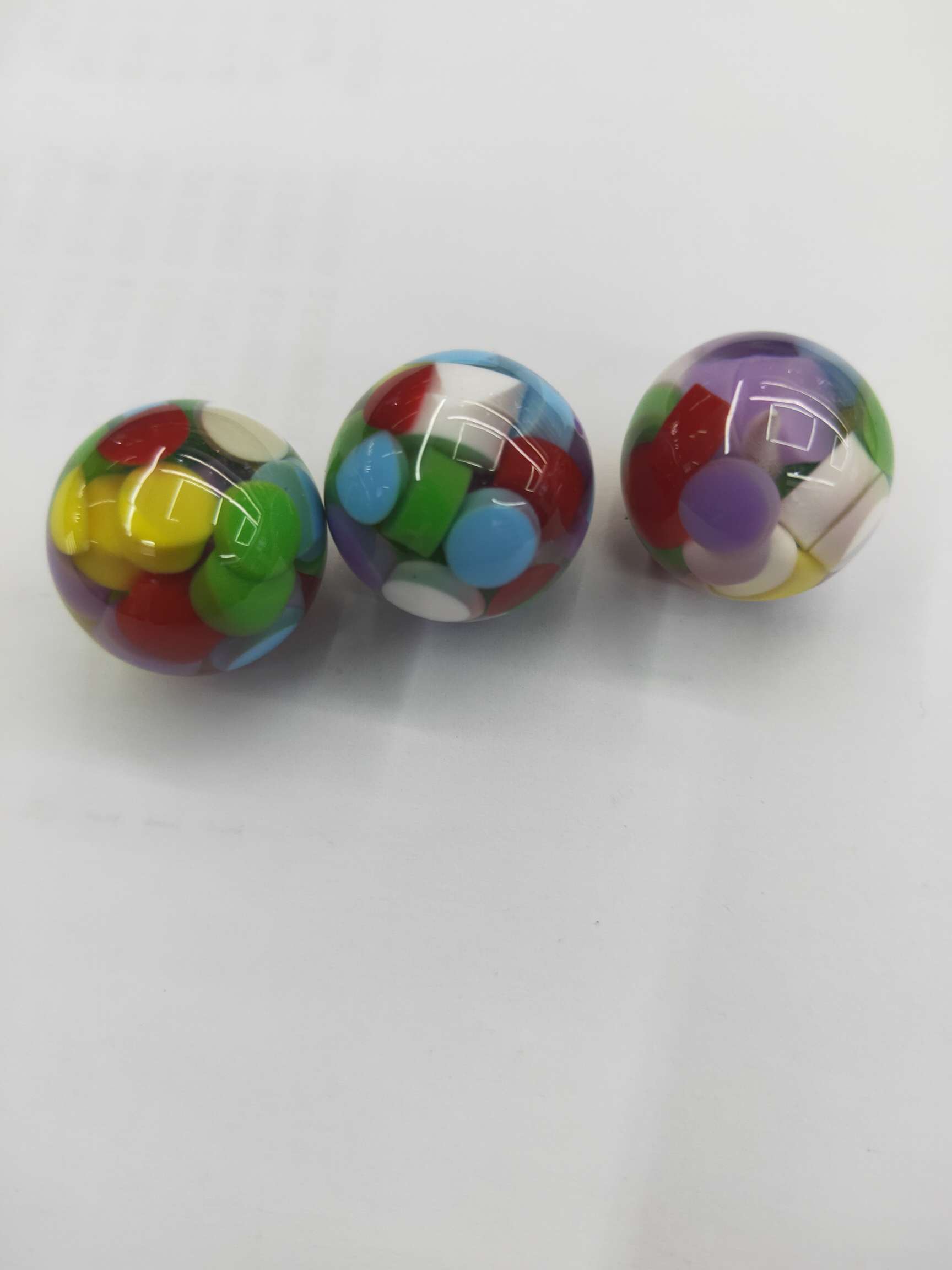 Factory direct copper beads color resin ornaments thumbnail