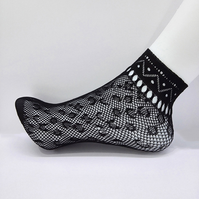 Small quantities of spring and summer women's thin mesh breathable socks, cut-out sexy and fashionable short socks from the manufacturer Item Picture