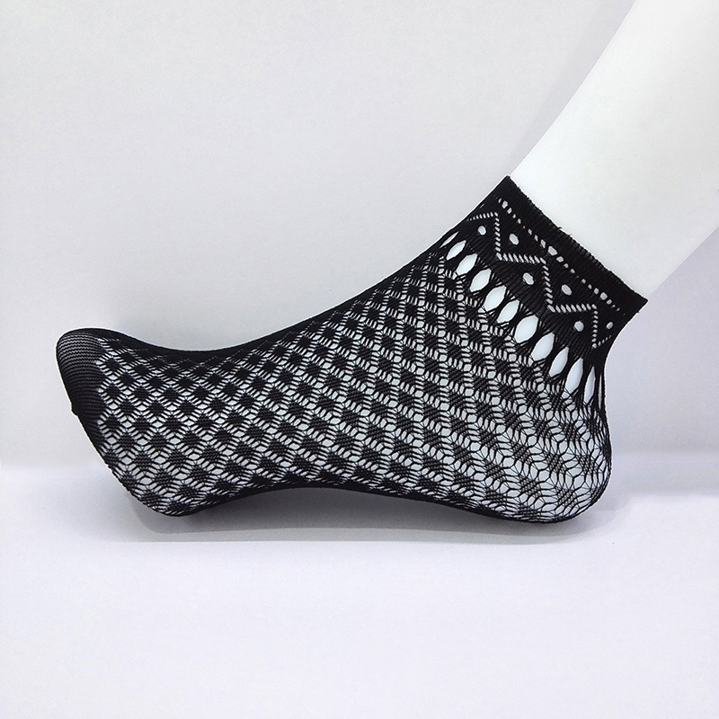 Small quantities of spring and summer women's thin mesh breathable socks, cut-out sexy and fashionable short socks from the manufacturer details Picture