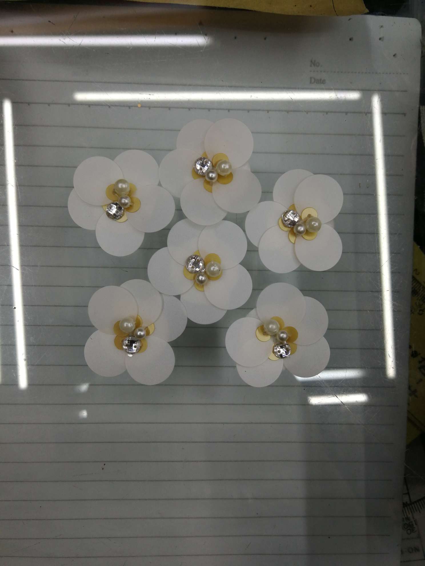 手工珠片花，高温环保亮片，可手工缝，锦灿饰配105